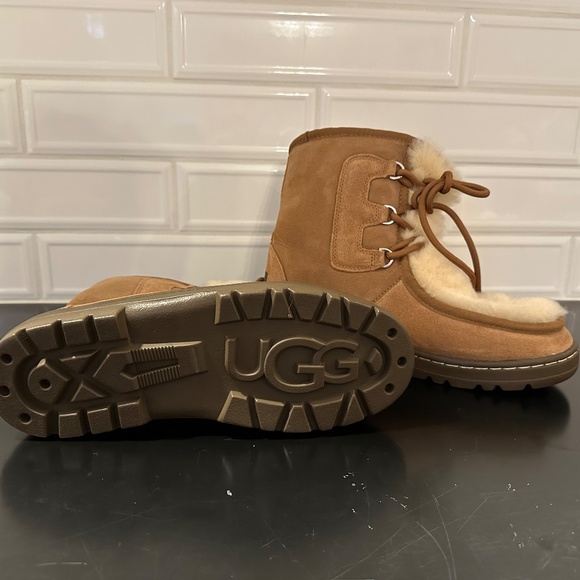 Ugg Mukluk revival (style 53010) - Picture 2 of 5